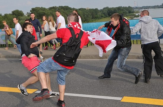 Warsaw turns into a war zone with more than 100 arrested before Poland v Russia