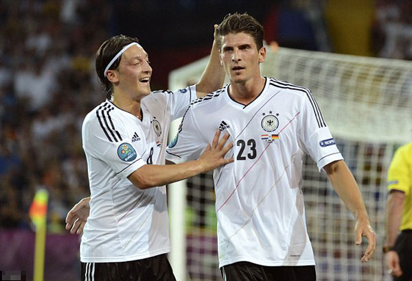 Holland 1 Germany 2: Classy Gomez makes Dutch sweat on Euro future