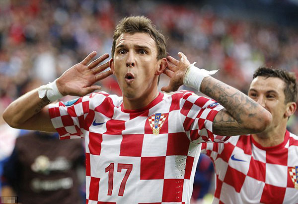 Italy 1 Croatia 1: Mighty Mandzukic pounces to cancel out Pirlo's pearler