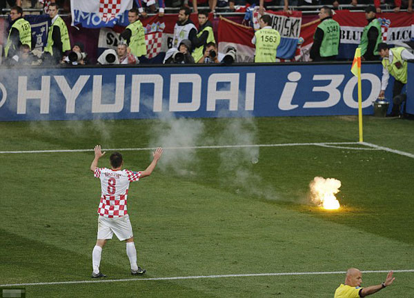 Italy 1 Croatia 1: Mighty Mandzukic pounces to cancel out Pirlo's pearler