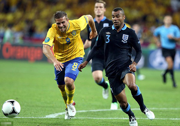 Sweden 2 England 3: It's Y-Abba D-Abba do! Victory for Roy's band of super troupers