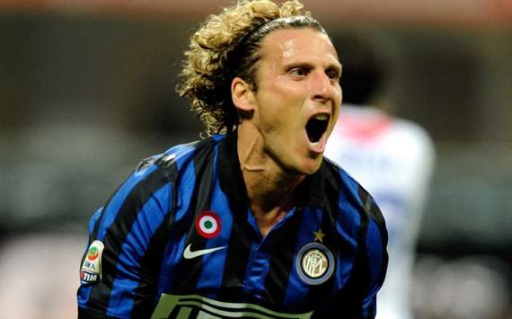 Forlan will remain at Inter, reveals father