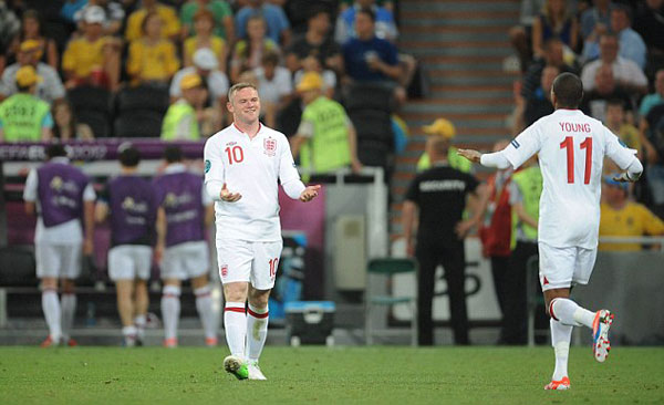 I wish I could be like Gerrard! Italy star De Rossi hails England skipper ahead of duel