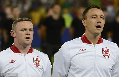 Roy-al command! It was Hodgson who told England stars: Sing the anthem