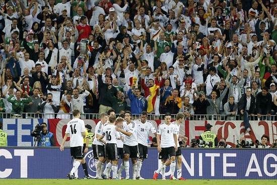 Germany 4 Greece 2: Sparkling Germans a step Klose to the prize