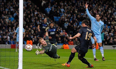 Man United step up Rodriguez hunt after Porto reject £30m bid