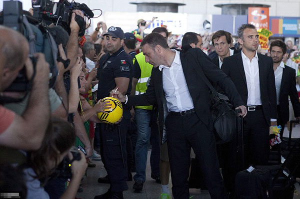 I'm no bottler, says Ronaldo as Portugal touch down to heroes' welcome