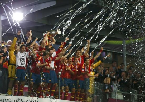 Euro 2012 Final - Spain 4 : 0 Italy, Part 1