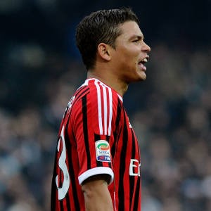 Thiago Silva signs one-year extension