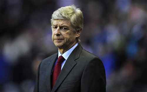 Arsenal manager Arsène Wenger declines offer to take over as France coach after Laurent Blanc resigns