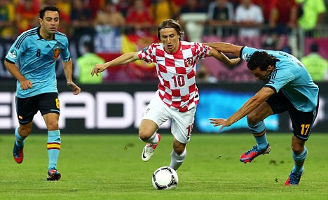 Playmaker Pienaar set for £5m return to Everton as AVB begins Spurs clear-out