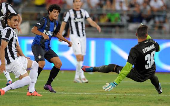 Coutinho hopes 'phenomenon' Lucas snubs Manchester United for Inter