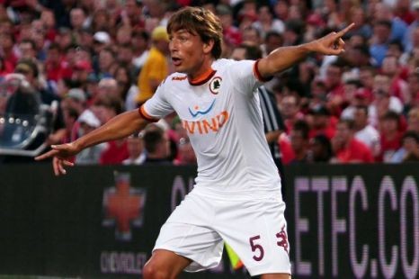 QPR lodge bids for Gabriel Heinze and Kieran Richardson