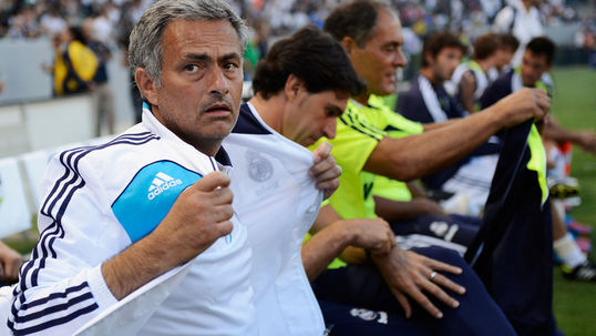 Mourinho sorry for Tito eye-poke