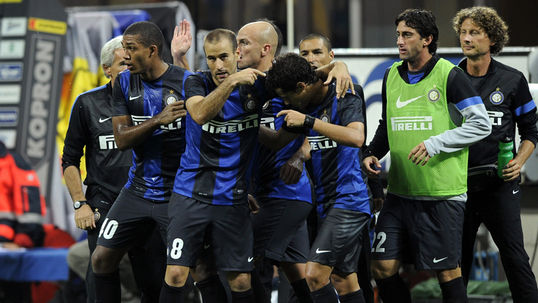 Inter battle through to group stage