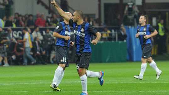 10-man Inter hold out to win Milan derby