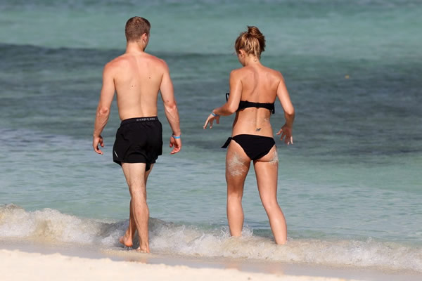 Cristiano Ronaldo's ex girlfriend Gemma Atkinson enjoy the seaside date with her boy friend Liam Richards