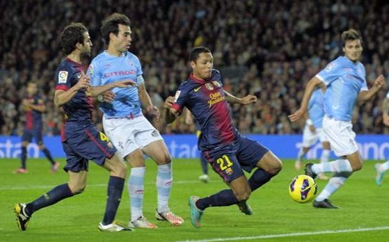 Barcelona's Adriano set to miss three weeks