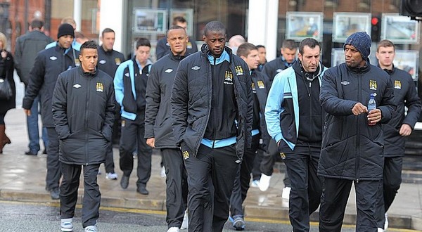 Roberto Mancini takes his City stars for pre-match walk