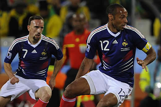 Gallas LAUGHED when France lost and Anelka is an imbecile! Ray’s shock claims