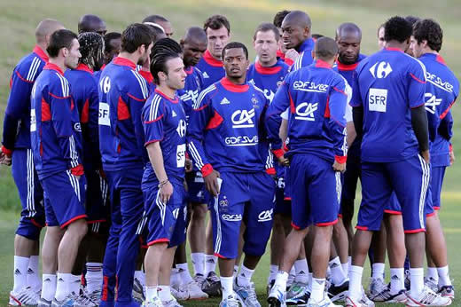 Gallas LAUGHED when France lost and Anelka is an imbecile! Ray’s shock claims