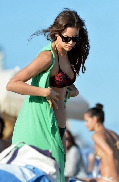 Irina Shayke enjoys time a mystery man at Miami Beach in a bikini