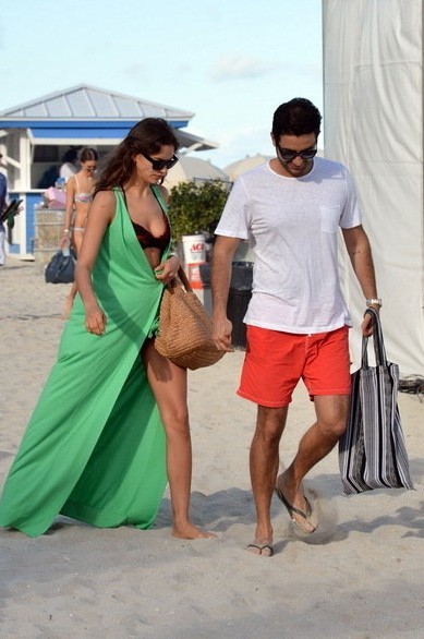 Irina Shayke enjoys time a mystery man at Miami Beach in a bikini