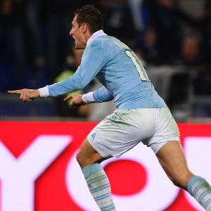 Klose fires Lazio to late win over Inter