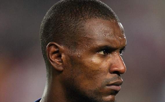 Barcelona's Abidal given the green light to play football again