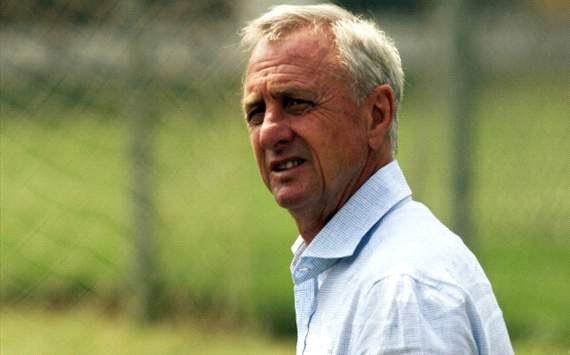 Cruyff: Mourinho's way of doing things is wrong