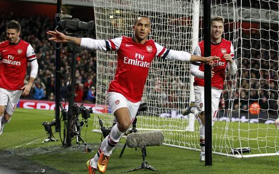 Walcott keen to repay Wenger faith by ending Arsenal trophy drought