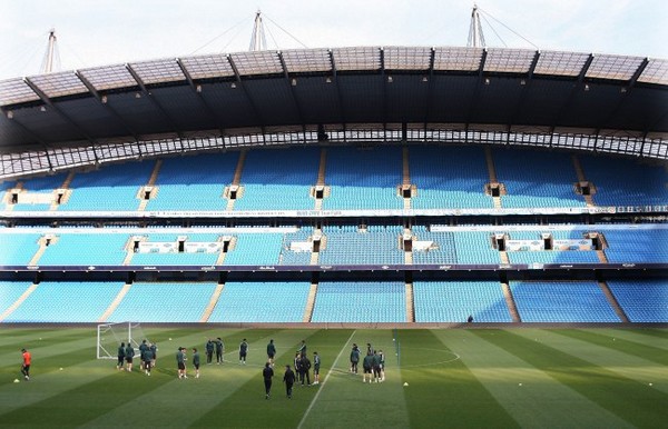 Manchester City ban supporter for smoking electronic cigarette – after thinking it’s real