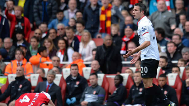 Evra criticizes van Persie boo-boys