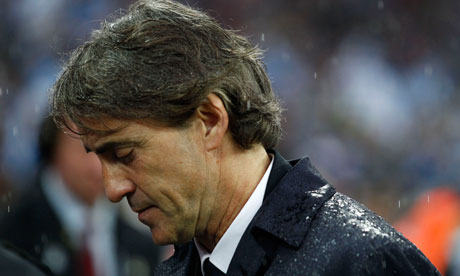 Roberto Mancini remains defiant as Roberto Martínez celebrates