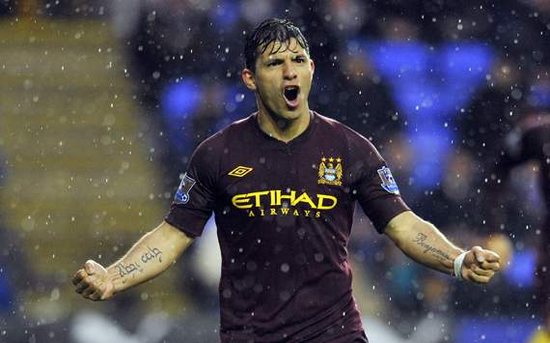 Aguero signs one-year Manchester City contract extension