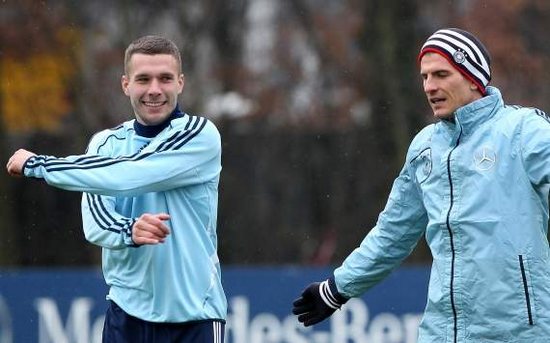 Podolski hits back at Bierhoff criticism