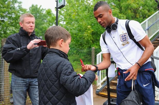 Oct 5 2012: You t**ts VS May 28 2013: I'm skipper