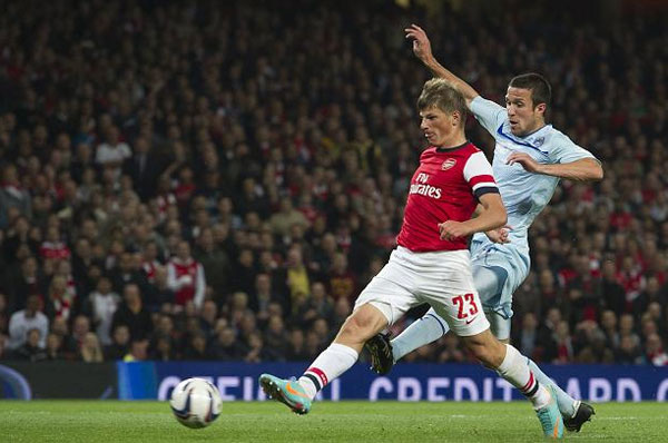 Arsenal release Arshavin, Squillaci and Denilson