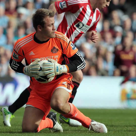 Simon Mignolet will battle Pepe Reina to be Liverpool No 1