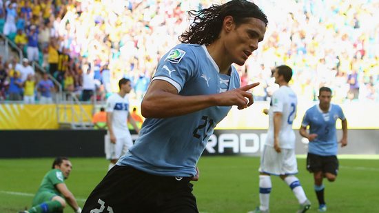 Cavani joins PSG in record-breaking deal