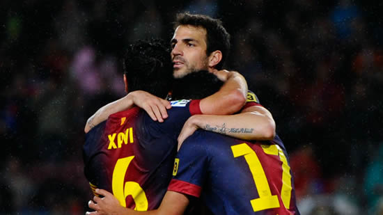 Barcelona need Fabregas, says Alves