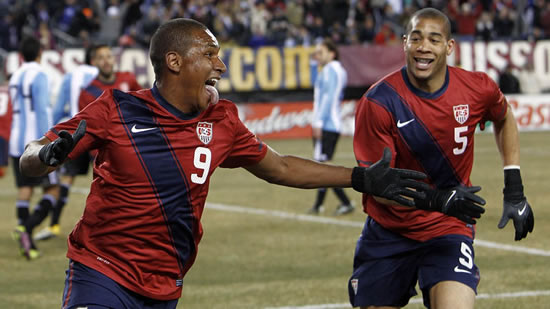 Hughes confirm Agudelo talks for Stoke