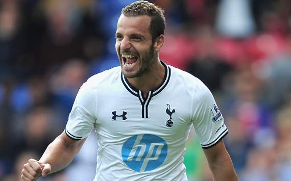 Tottenham Hotspur 1-0 Swansea: Soldado spot-kick seals victory for second successive weekend