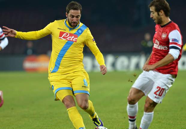 Napoli 2-0 Arsenal: 10-man Gunners go through despite two-goal defeat