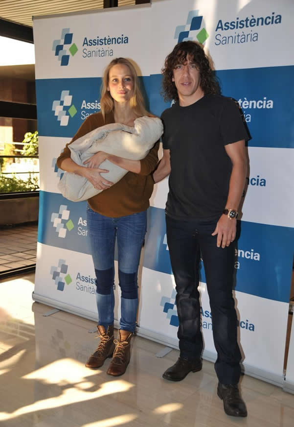 Carles Puyol turns father to a baby girl