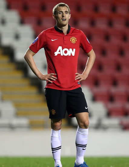 Darren Fletcher begs Manchester United boss David Moyes to stick with the current squad