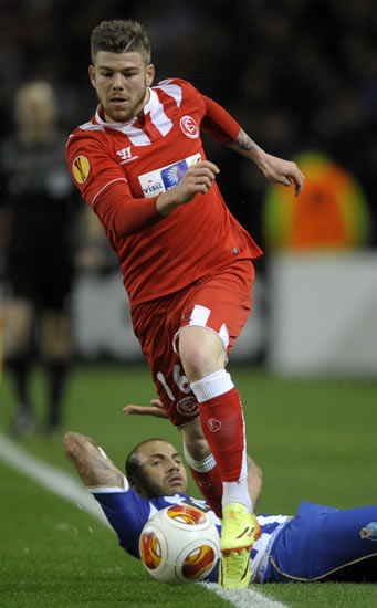 Premier League big boys chasing Sevilla star Alberto Moreno