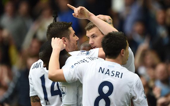 Everton 2-3 Manchester City: Dzeko double sends Pellegrini's men top