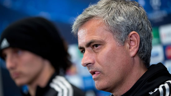 Mourinho to wait on signings