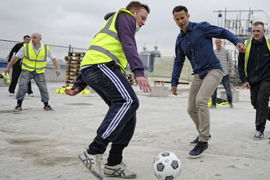 Man United's Class of 92 make stunning return in rooftop football match